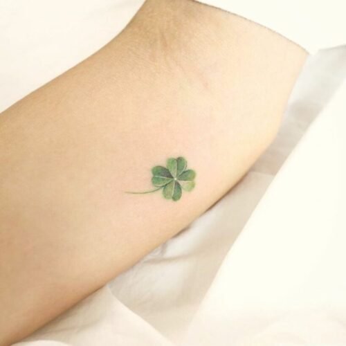 10 Stunning Yet Simple Leaf Tattoo Inspirations