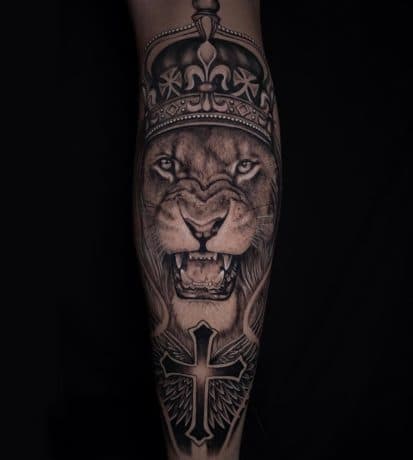 roaring lion tattoo