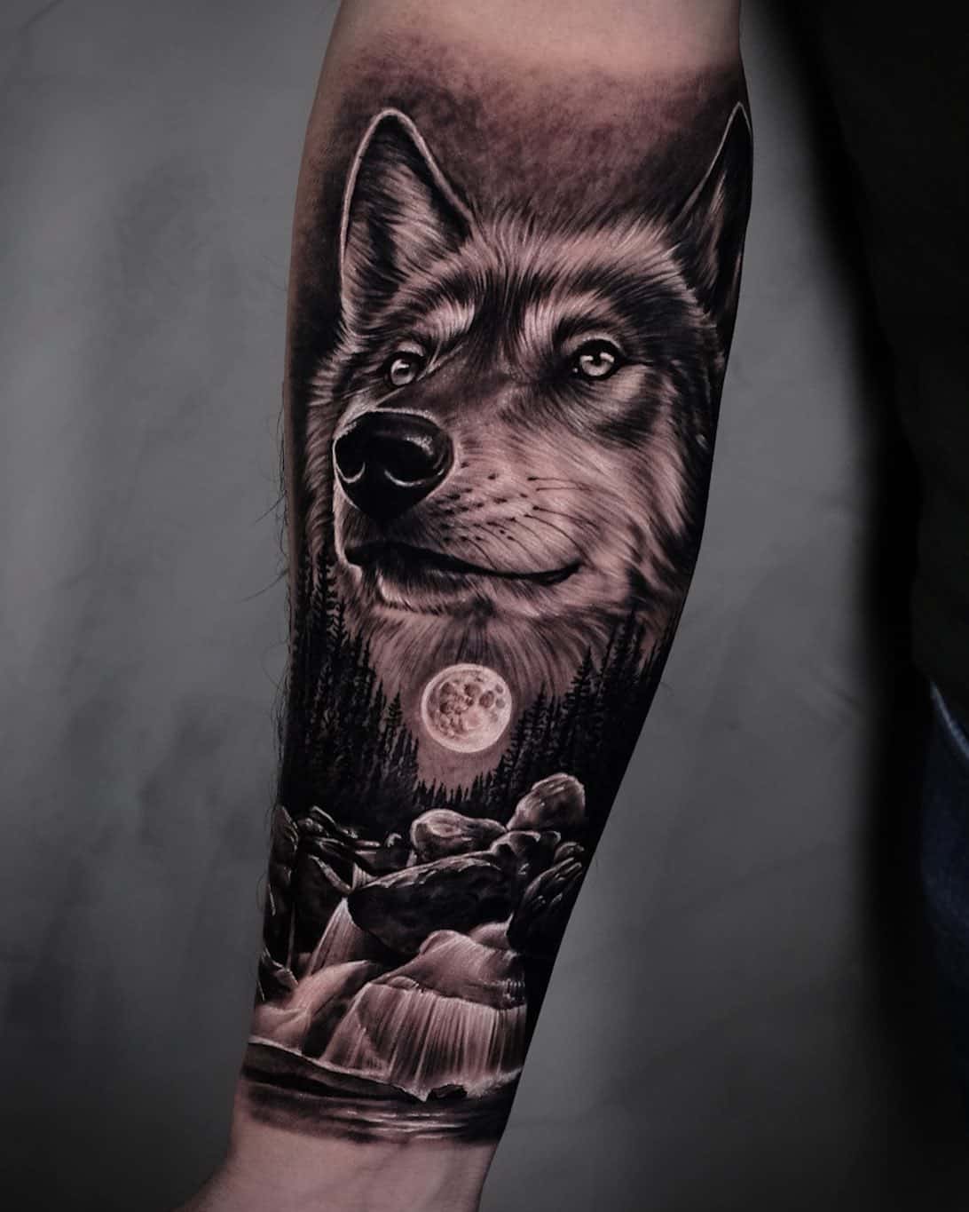 wolf tattoo in hand