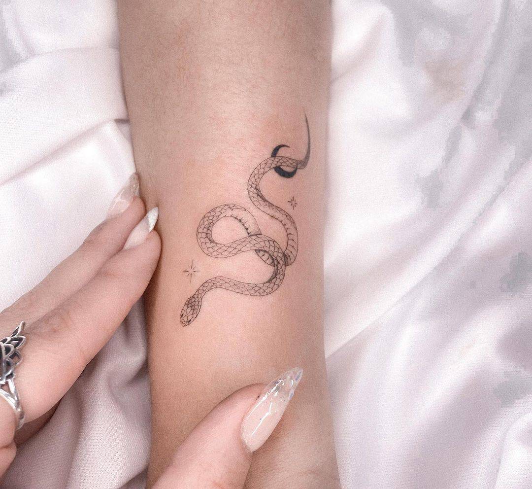 line snake tattoo