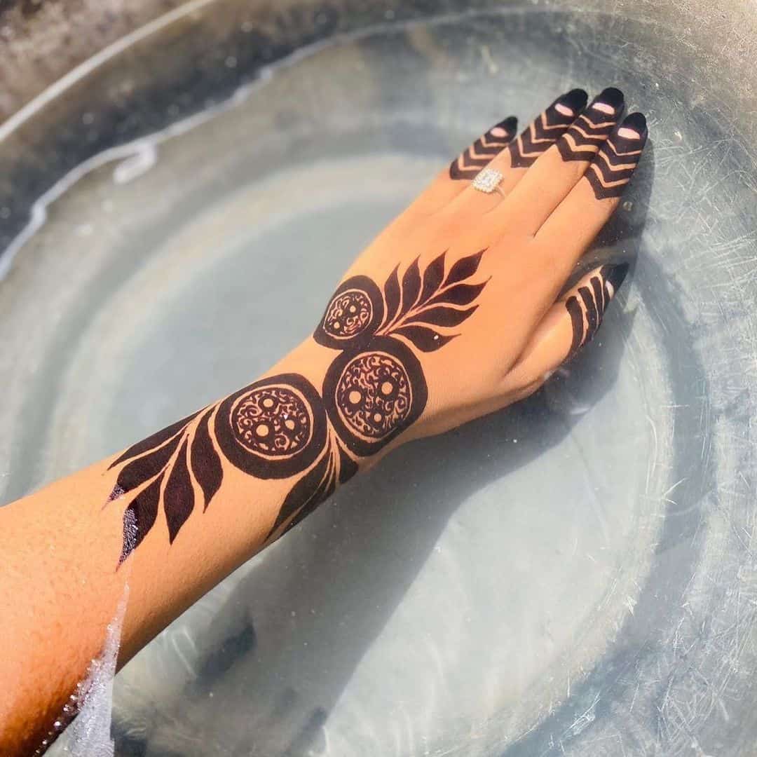 mandala henna tattoo