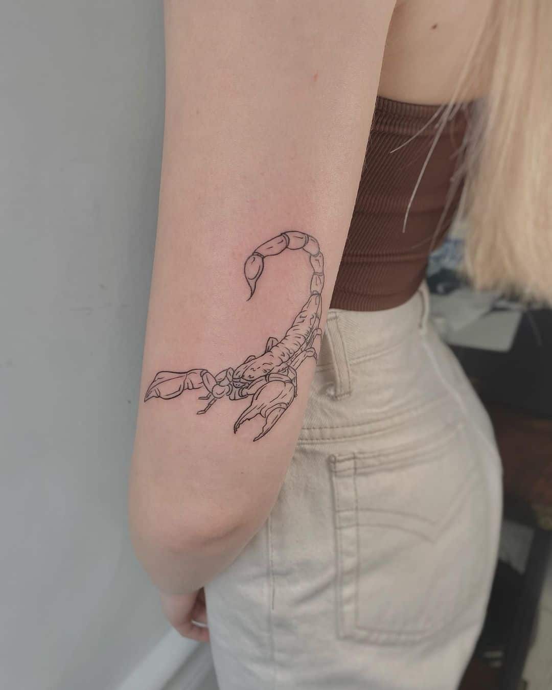 scorpion tattoo by lomza tattoo