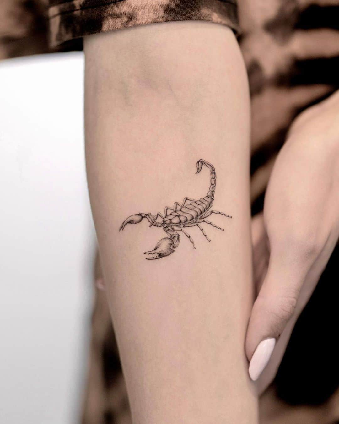 minimalist scorpion tattoo