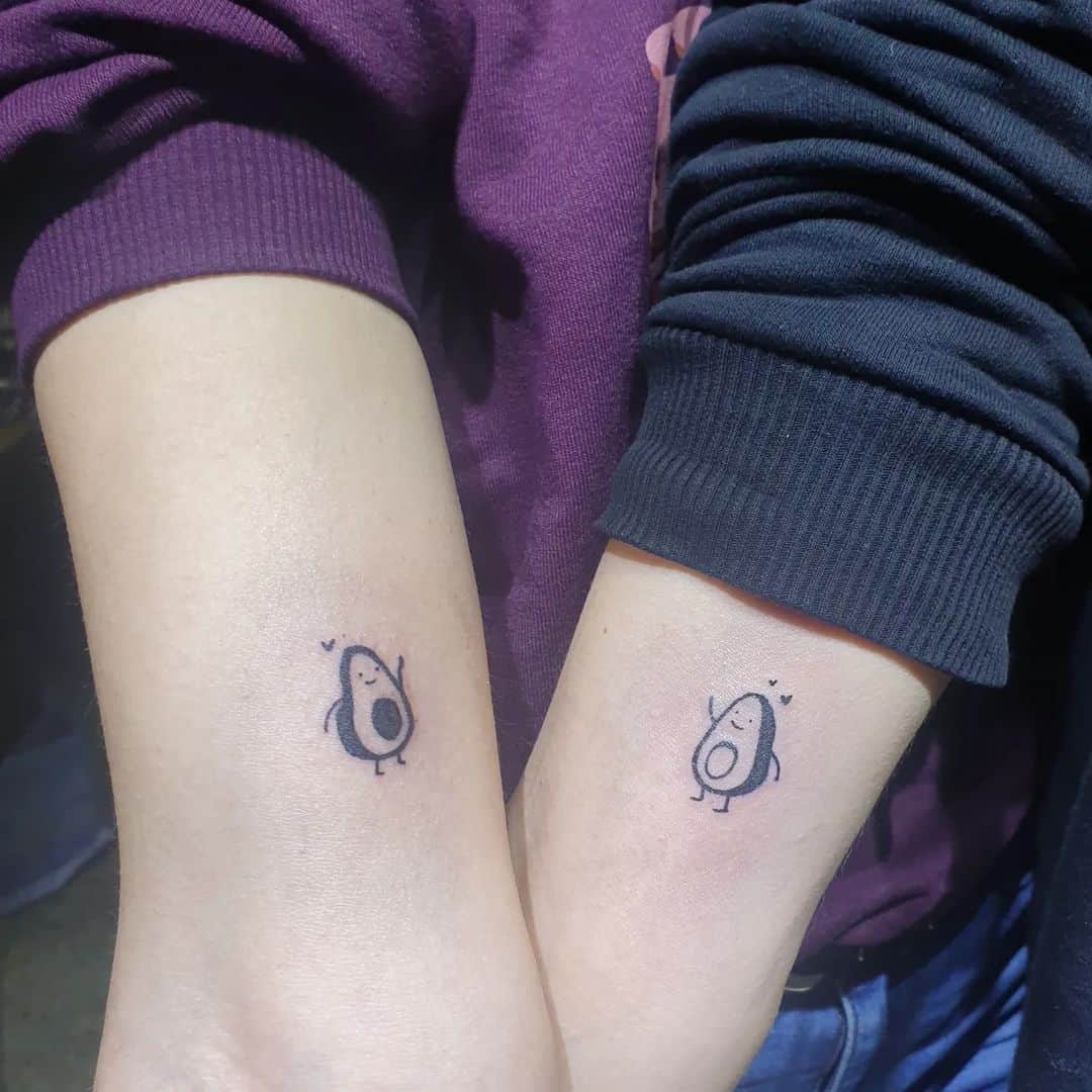 42 Coolest Matching BFF Tattoos That Prove Your Friendship Is Forever |  Tatuaje antebrazo mujer, Ideas de tatuaje femenino, Tatuajes de amistad