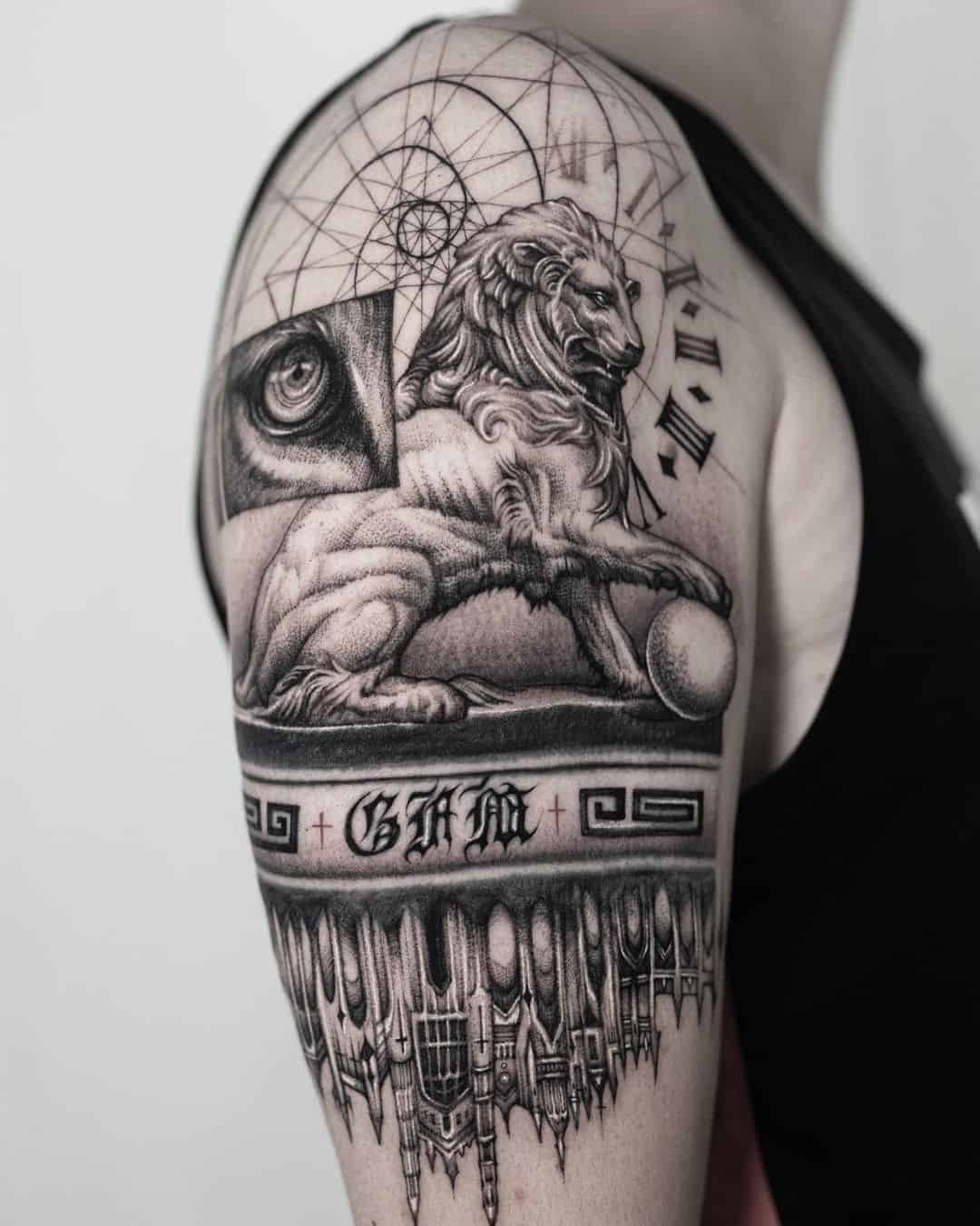 Amazing blackwork lion tattoo by park tattooer 1
