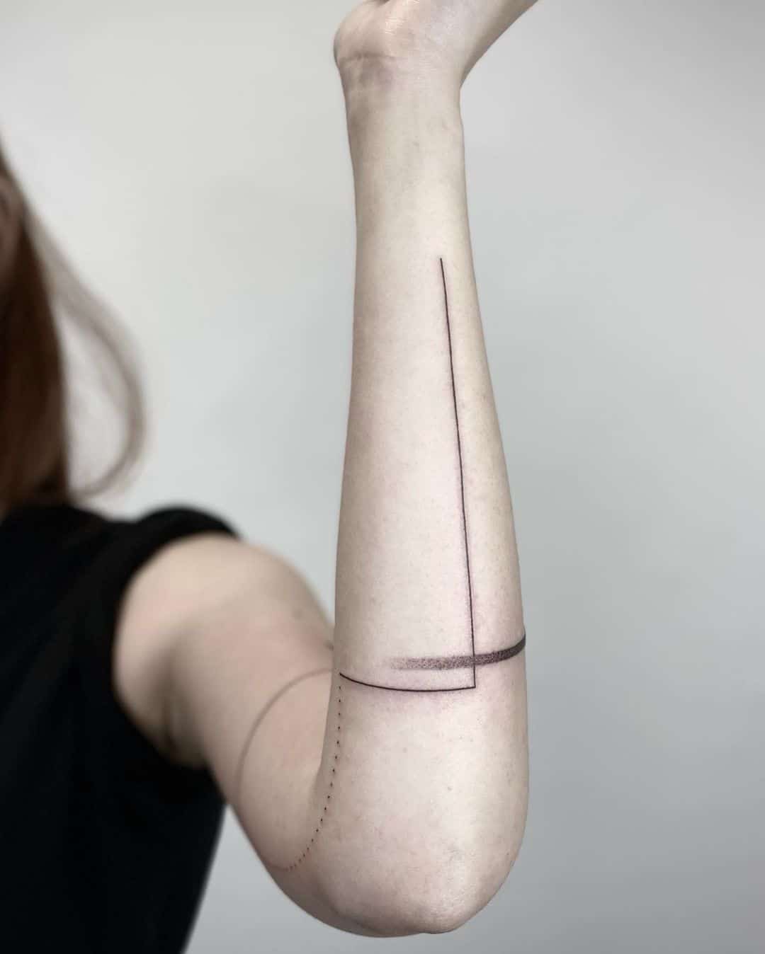 Abstract oneliner, done by me, tattoopelikan, Poland : r/tattoos