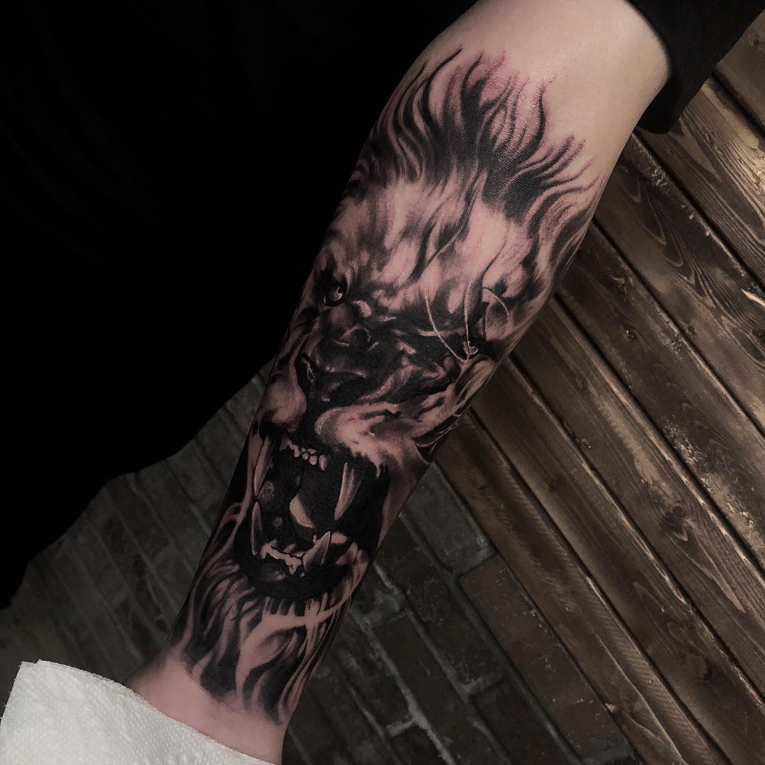 Unique lion tattoo on forearm by nayr taattoos 1