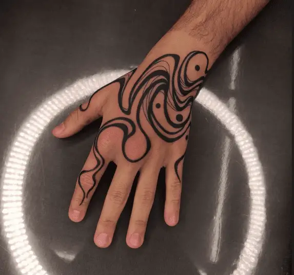 Wonderful astract tattoo on hand