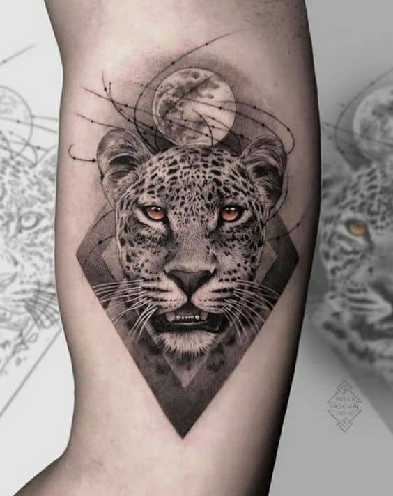 Amazing geometric leopard tattoo