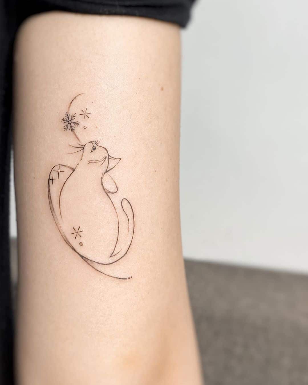 Beautiful cat tattoo by eeyteus