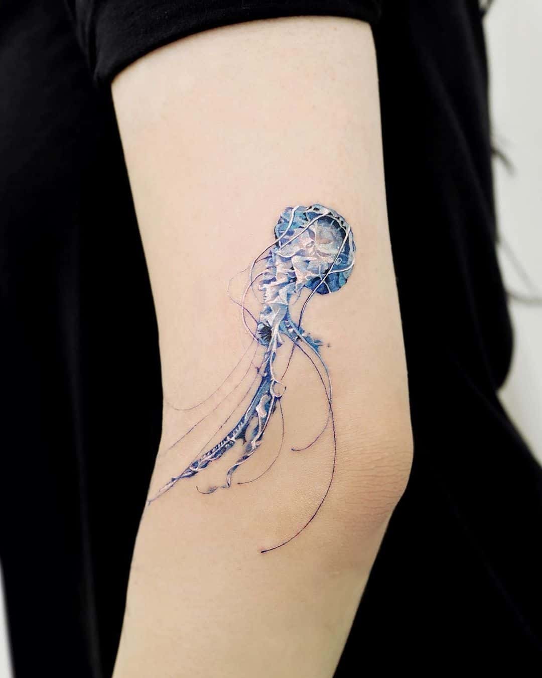 Beautiful crystal design jelly fish by nok ink