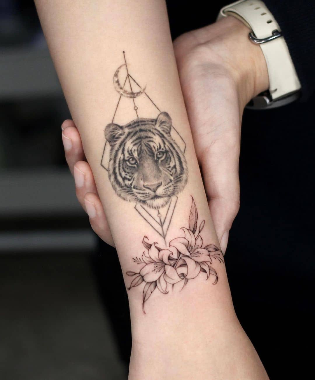 Geometric tiger design by tattooist dh