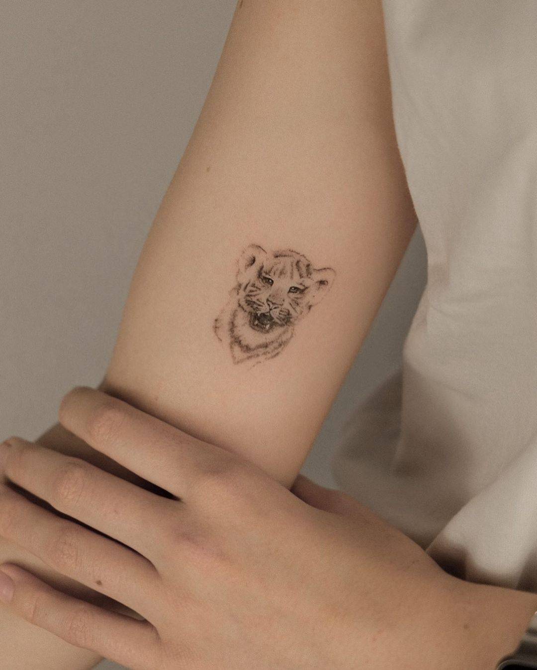 Sweet Cute Tiger Face Tattoo For Girl Thigh