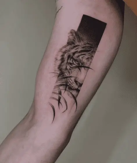 Wonderful tier tattoo by radvilerut