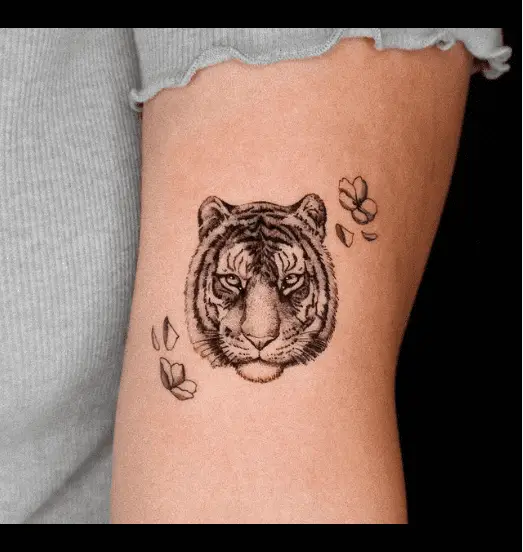 Tiger head tattoo by tattooer colin