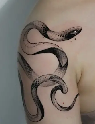 Simple snake tattoo by zaeno.tattoo