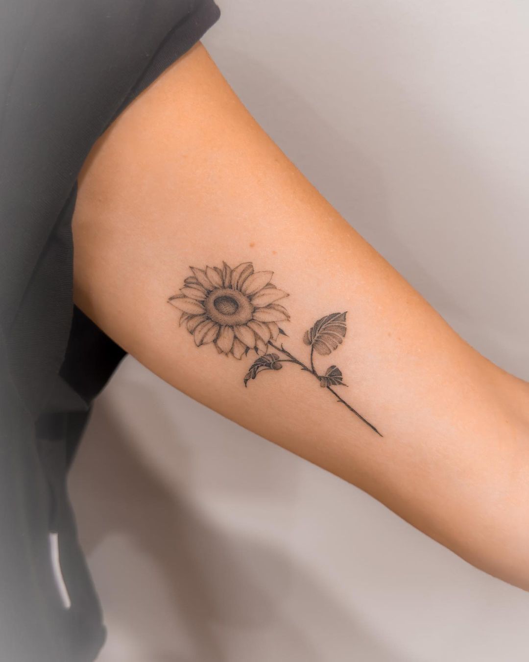 Simple sunflower tattoo by inlayerink