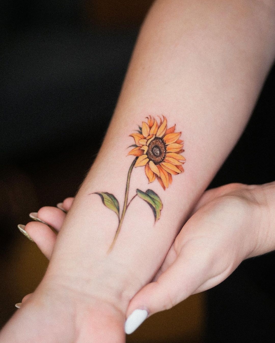 Simple sunflower tattoo by veroni.ink