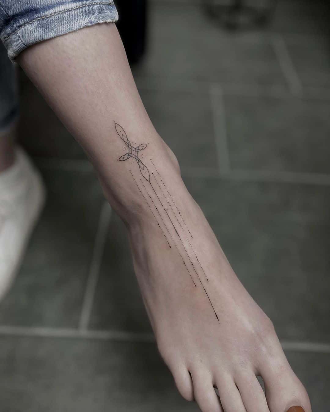 Fineline tattoo by rebitattoo