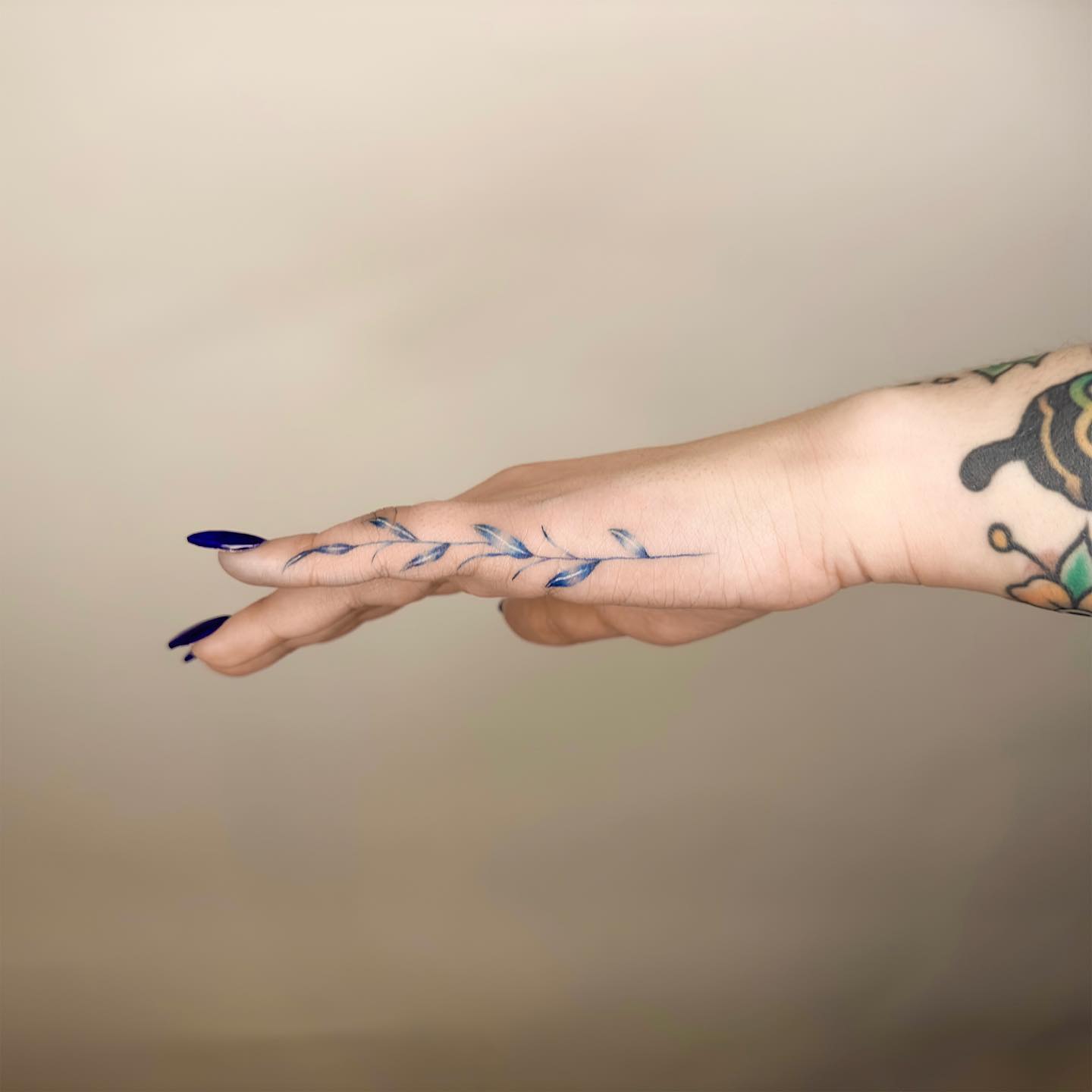 Leaf finger tattoo by chanok oriental