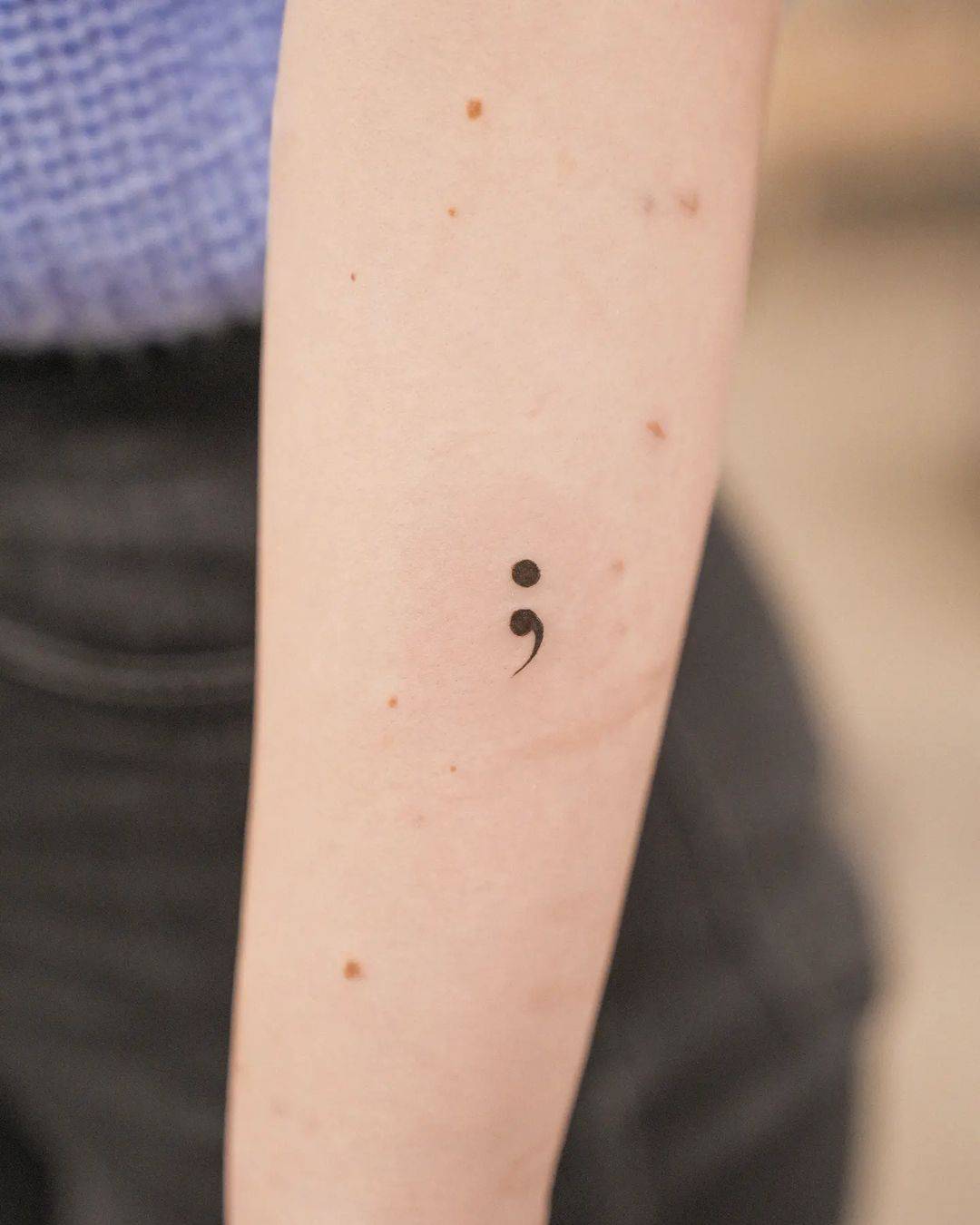 Simple dotwork tattoo by lil.ttts
