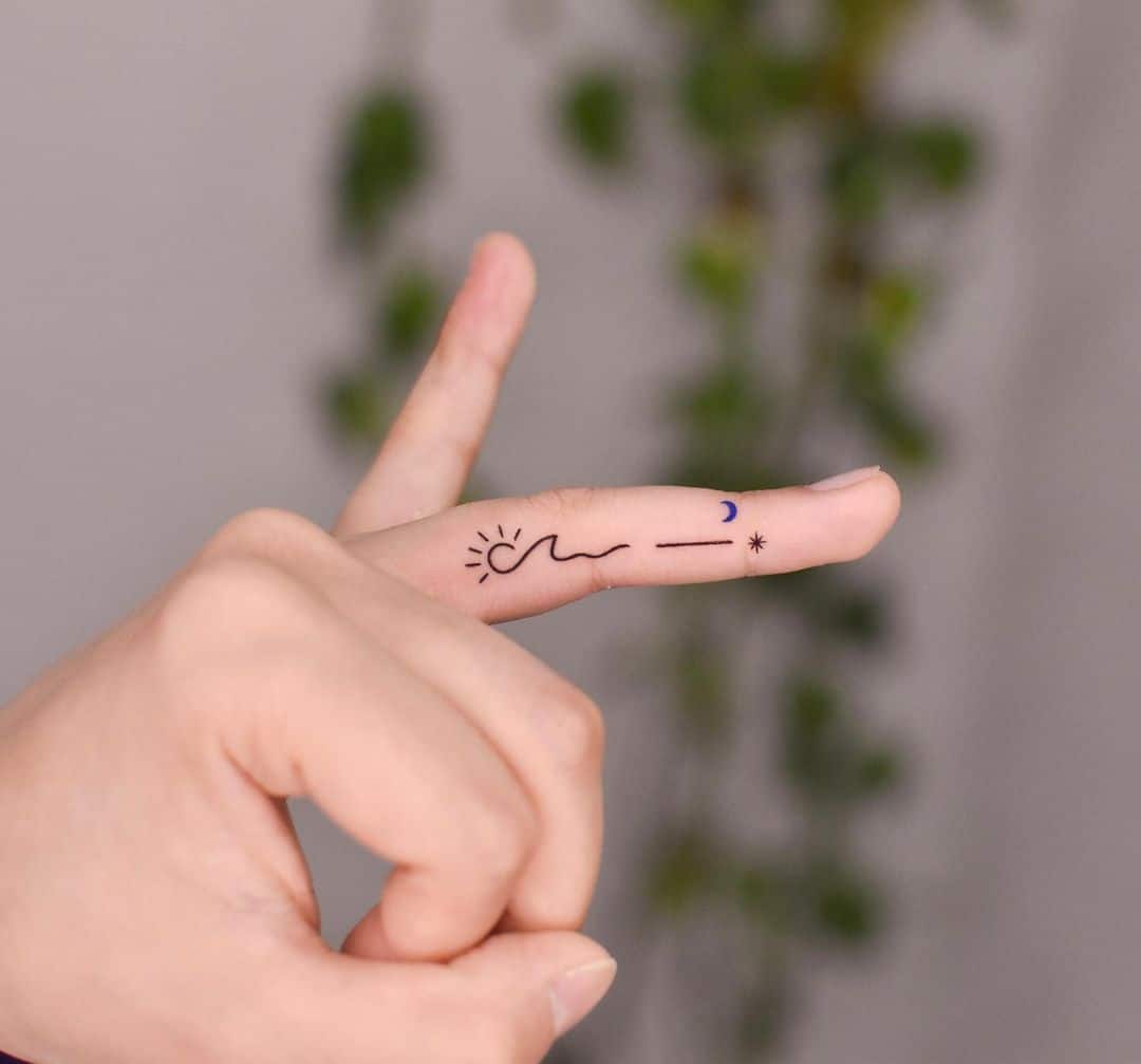 Small finger tatoo by ye ho
