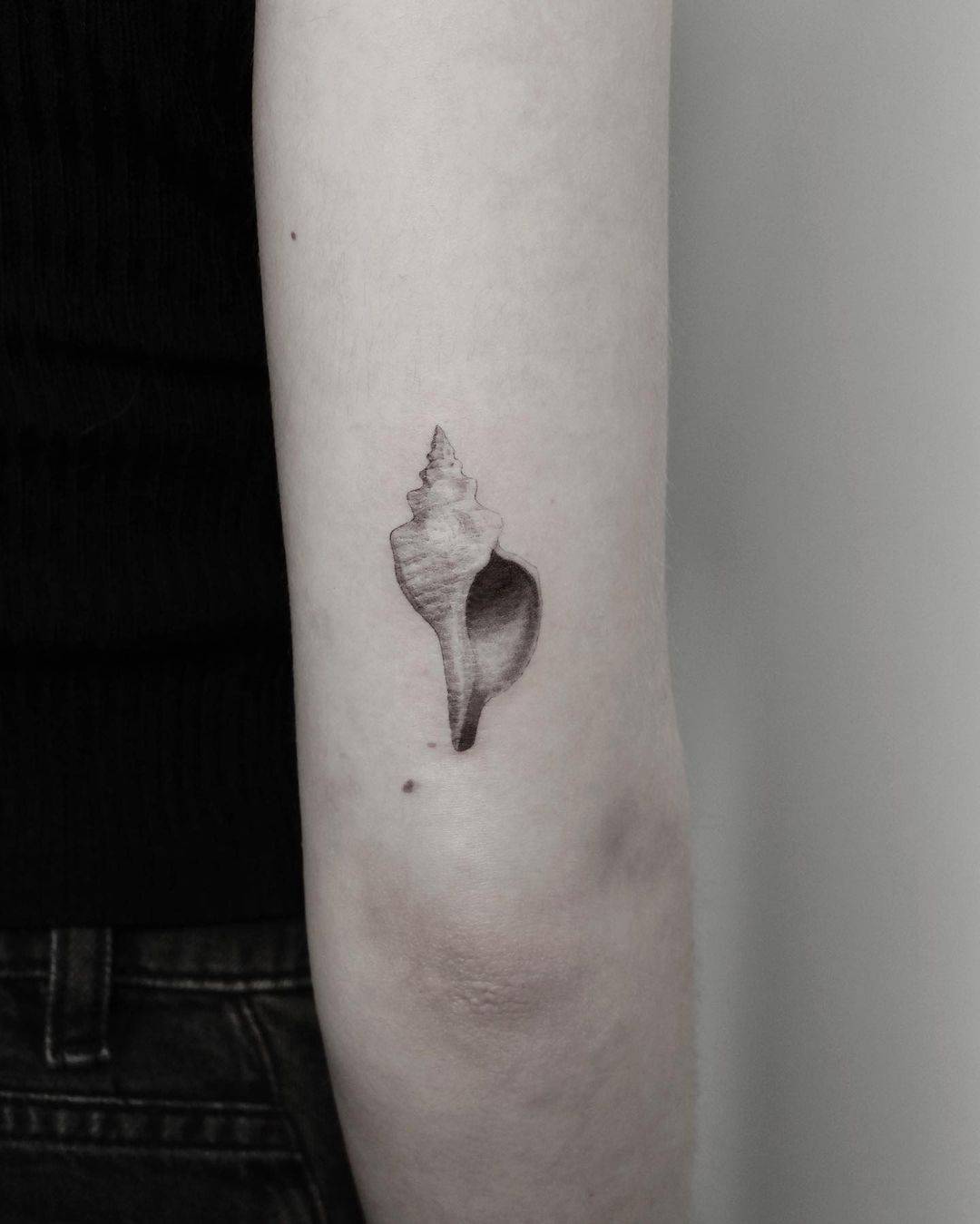 Small tattoo by sliwka.tattoo