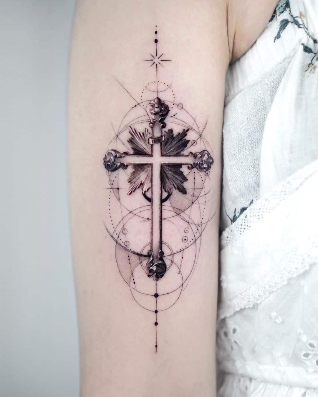 geometruc fineline by tattooist bae