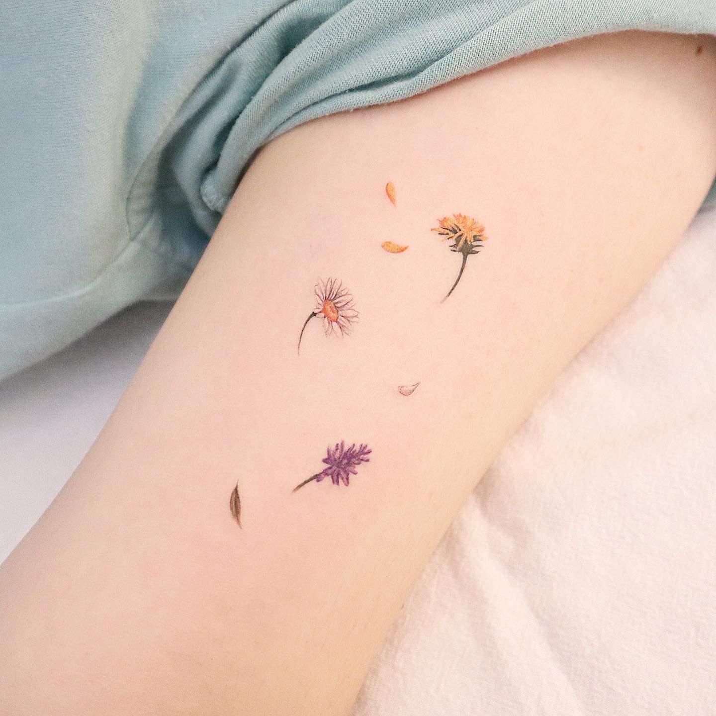 Daisy tattoo by suryun.tt