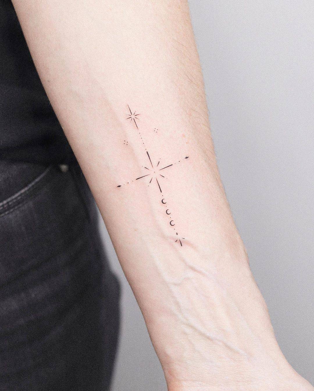 Fineline star tattoo by orma tattoo 2