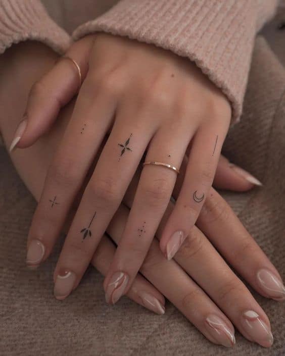 Finger Tattoos: Designs, Ideas, and Pictures - TatRing