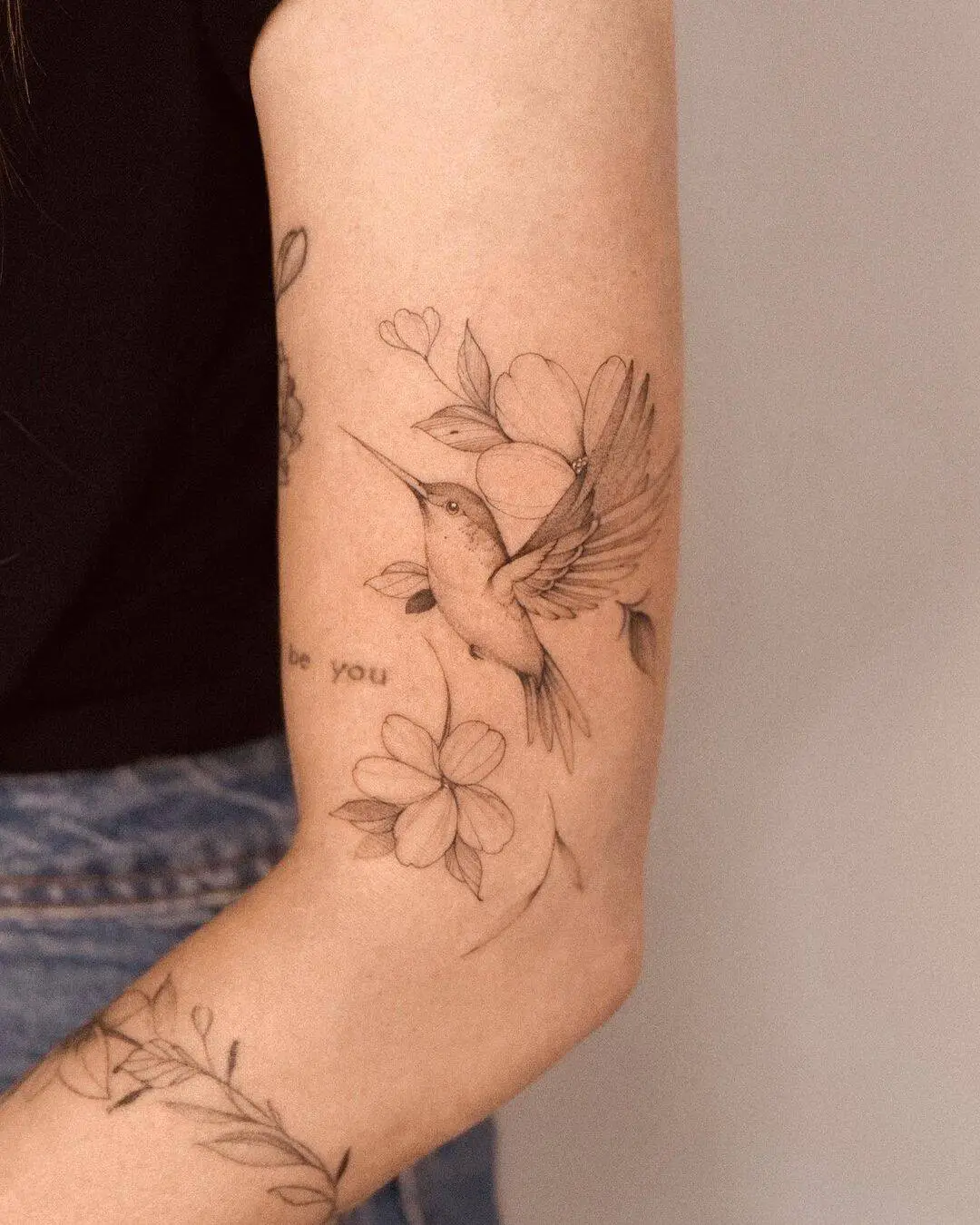 Black and white humming bird tattoo by vinicioslira