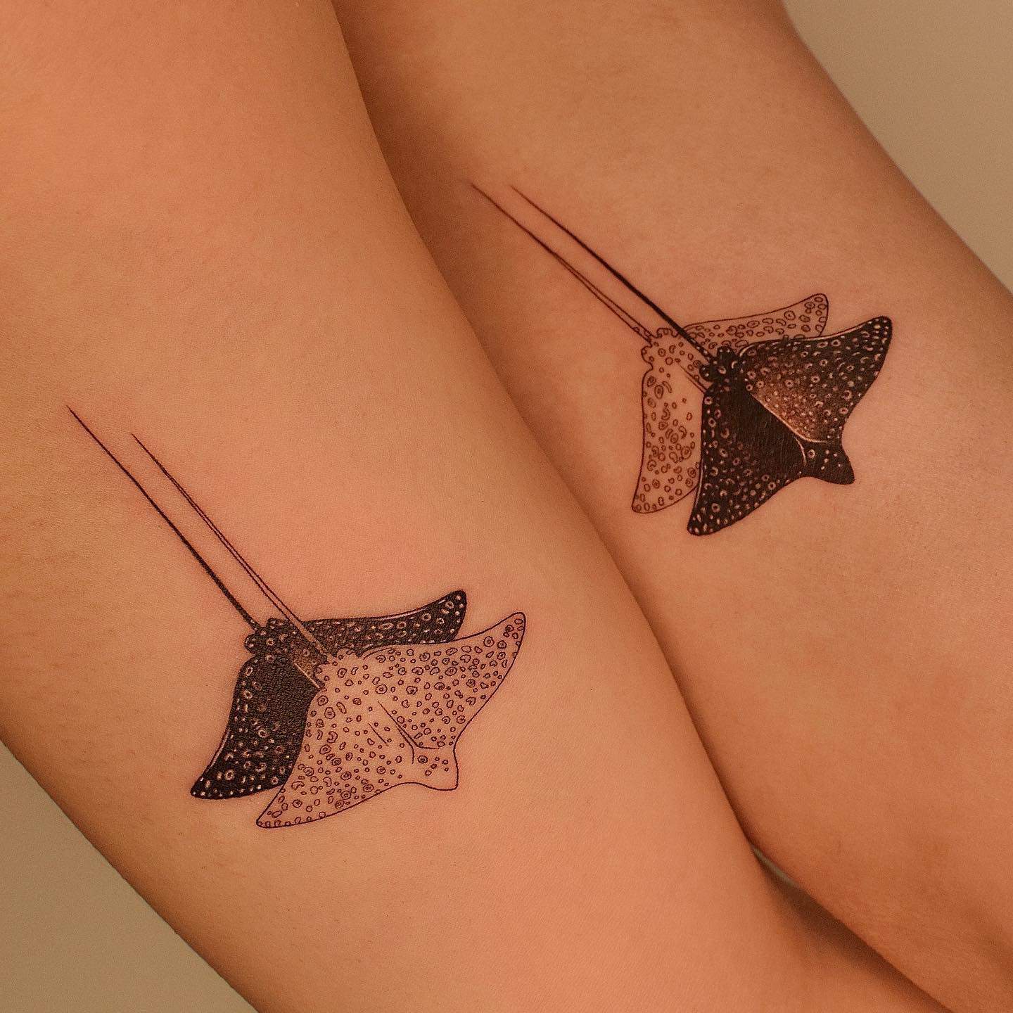Couple matching tattoo by tattooer jina