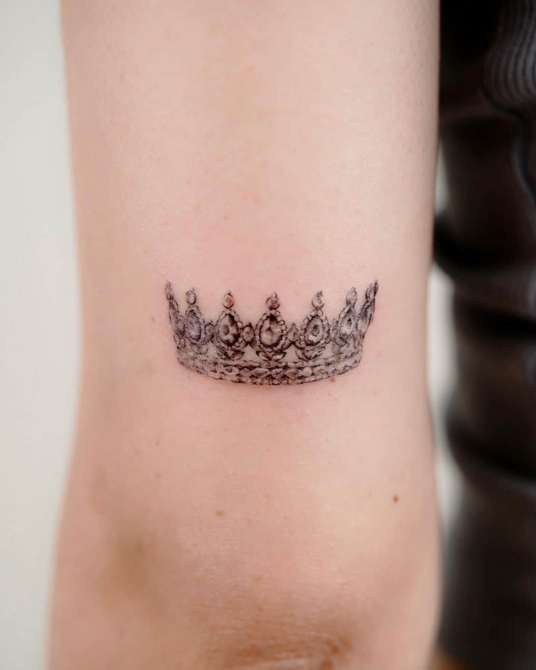 Crown tattoo design by rony tattoo