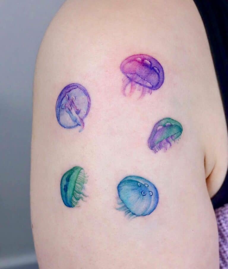 10+ Graceful Jellyfish Tattoo Ideas For Women