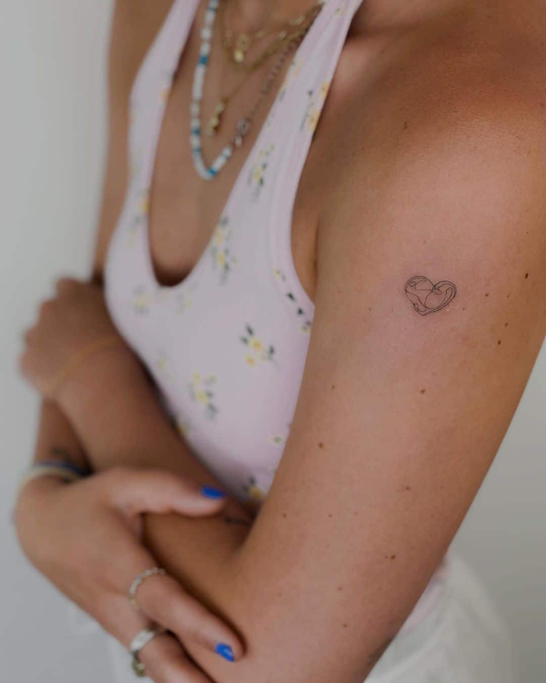 Cute minimalistic tattoo design by bellafineline