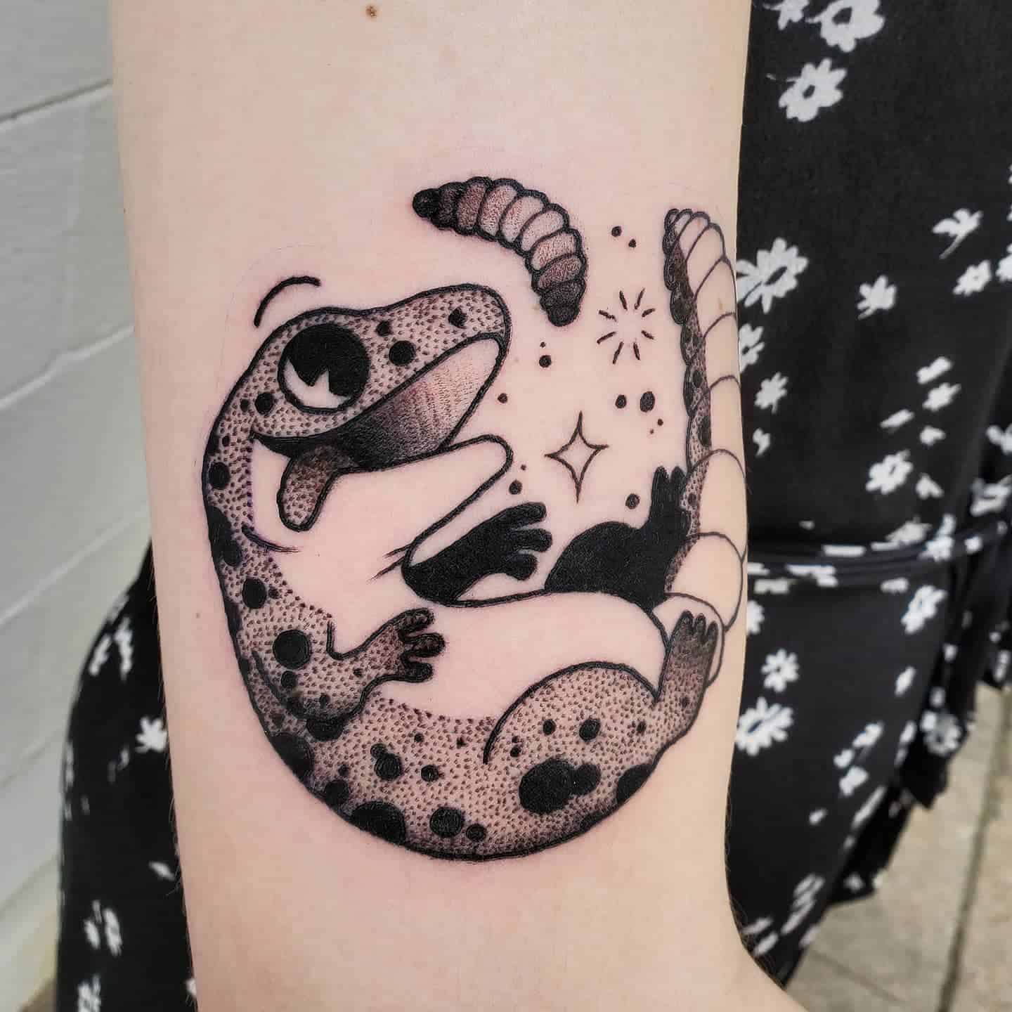 Fineline gecko tattoo by bugdylantattoo