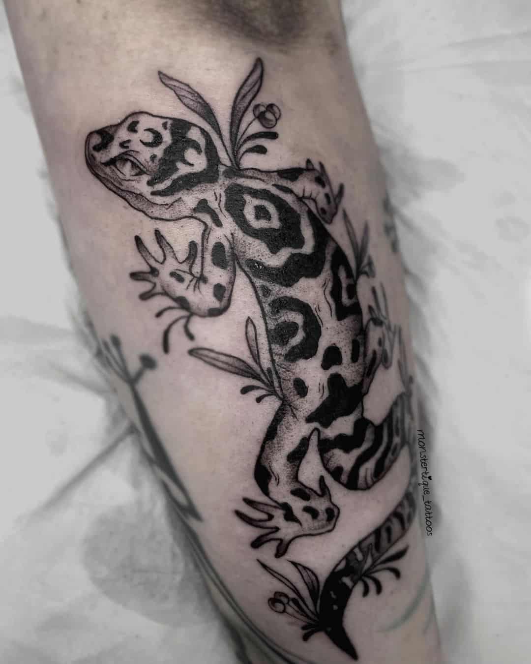 Tattoo uploaded by Xavier • Lizard tattoo by Leonie New. #LeonieNew  #traditional #lizard • Tattoodo