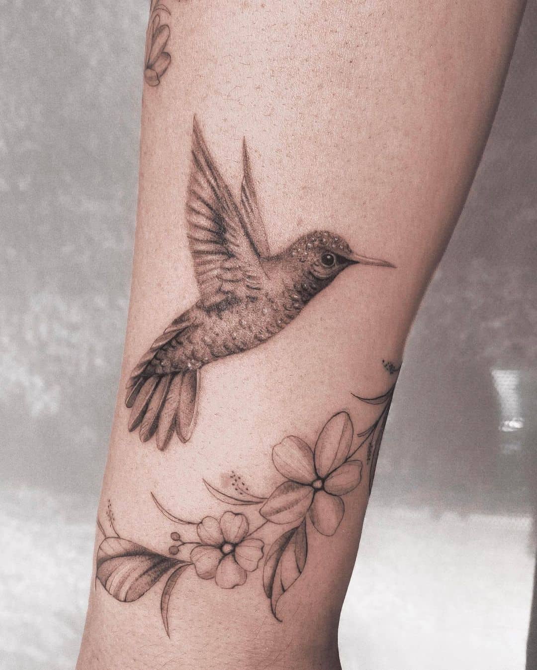 Humming bird tattoo by martasofiatattoo