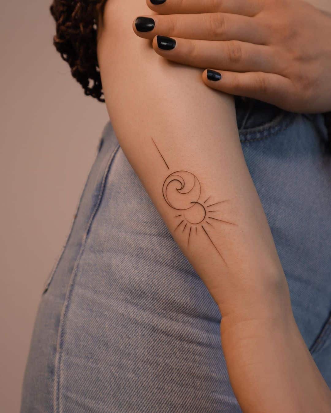 Mini sun tattoo by janapadar