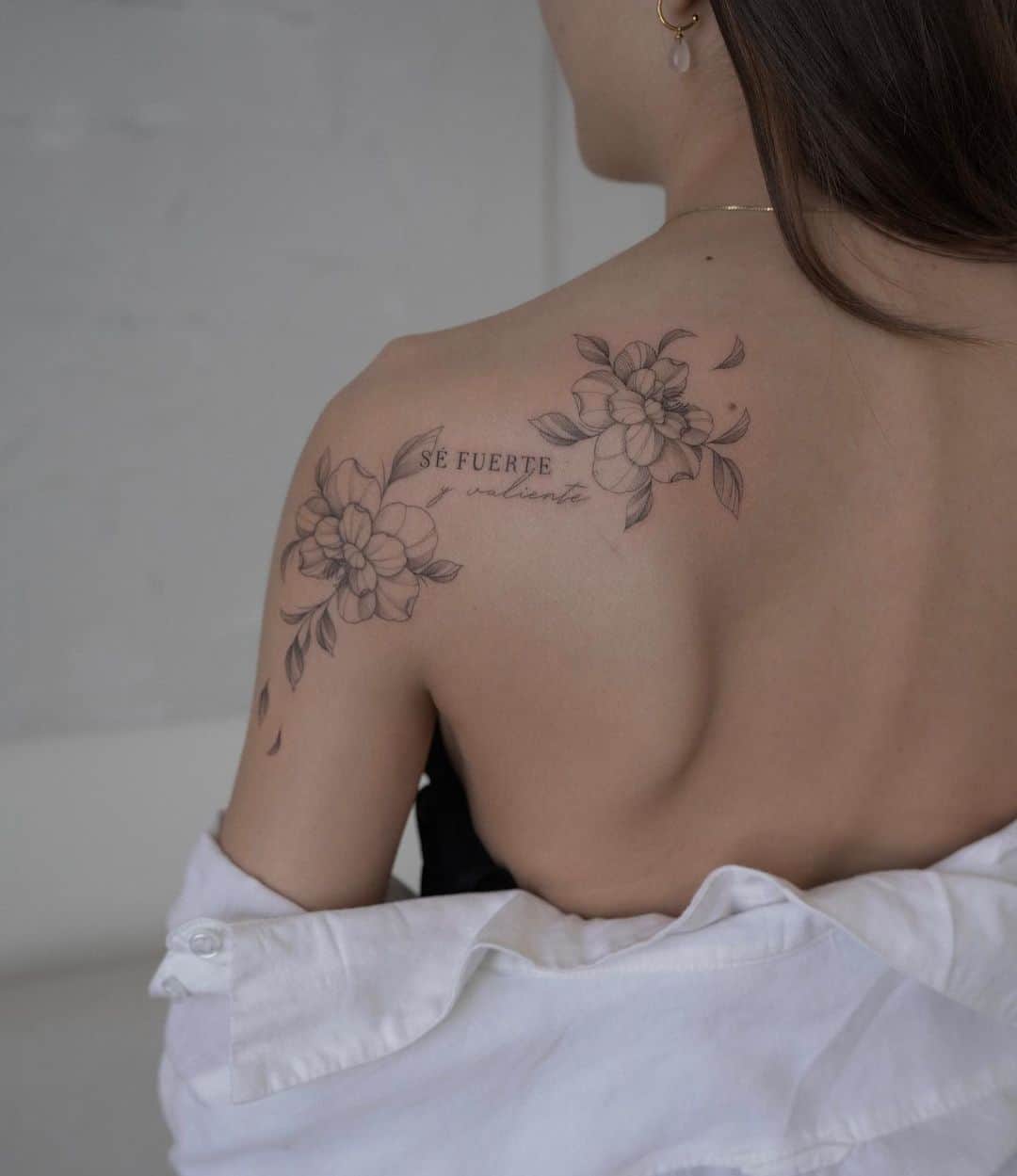 Realistic flower tattoo by lindacanters tattoo
