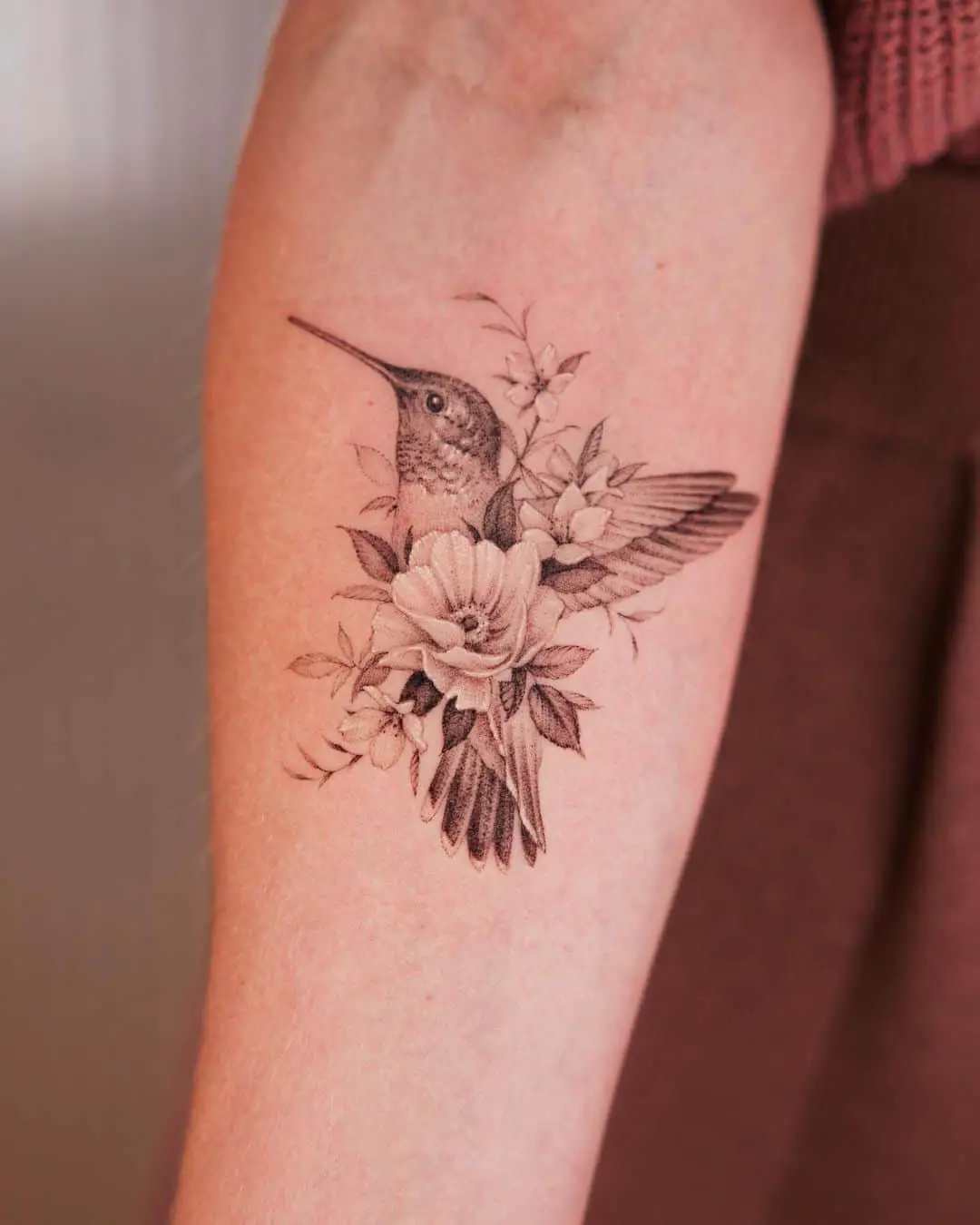 Simple humming bird tattoo by atelier.eva