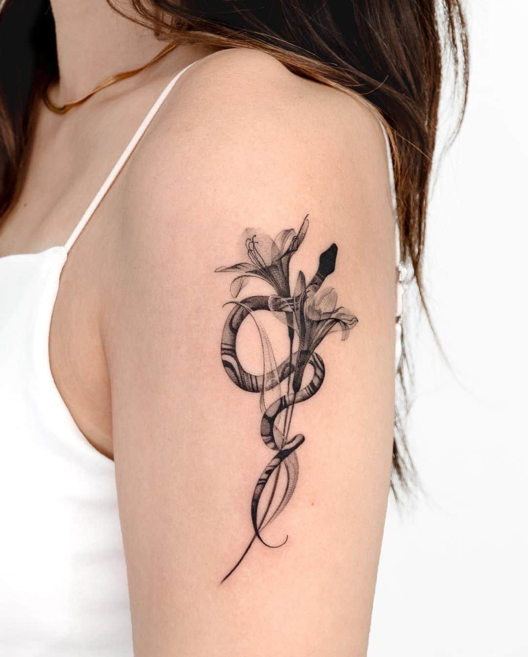 Snake tattoos for women by choiyun tattoo