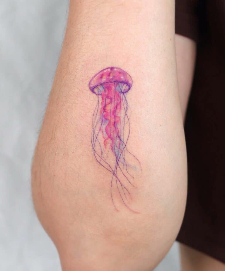 10+ Graceful Jellyfish Tattoo Ideas For Women
