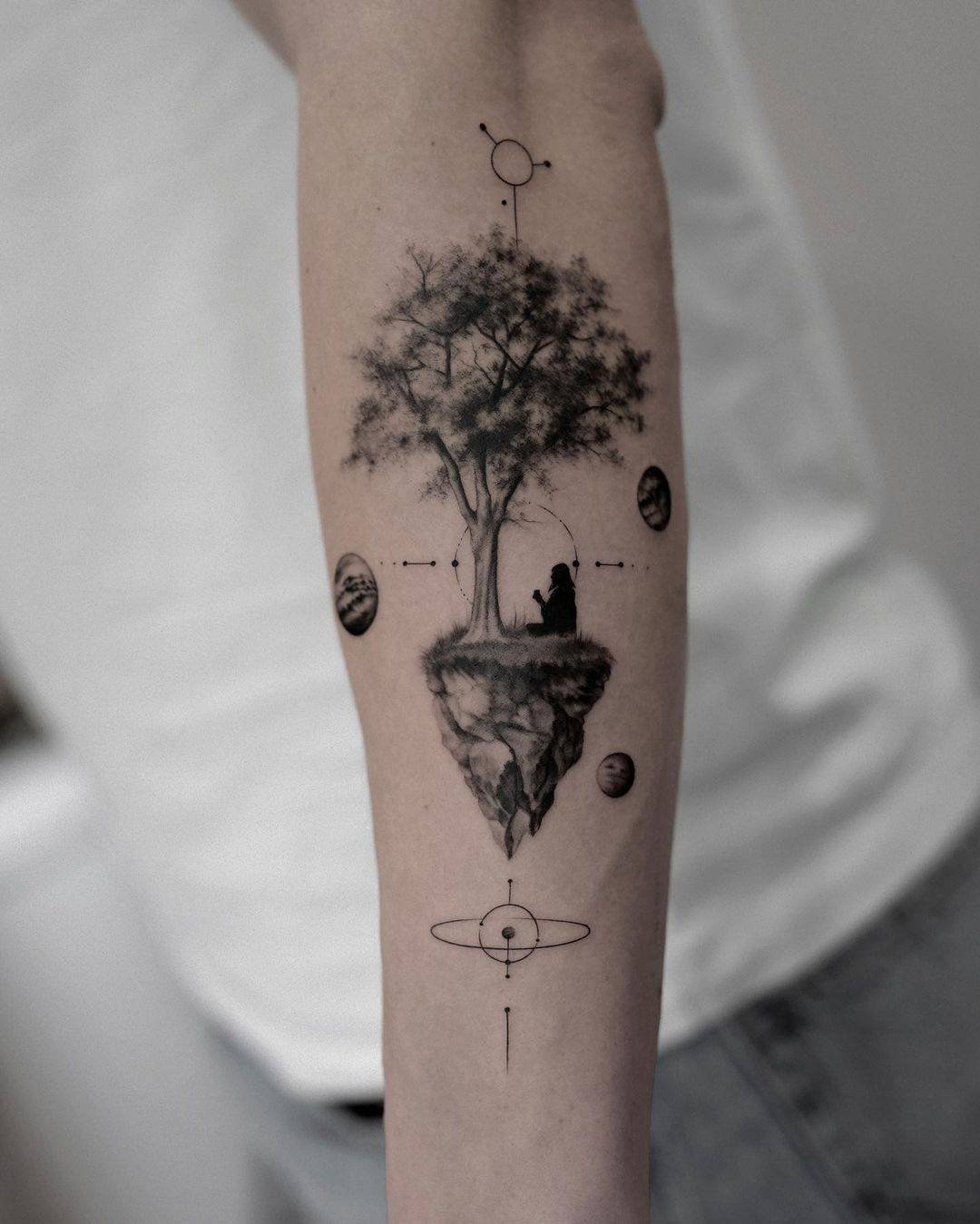 geometric tattoo by bartektattoo