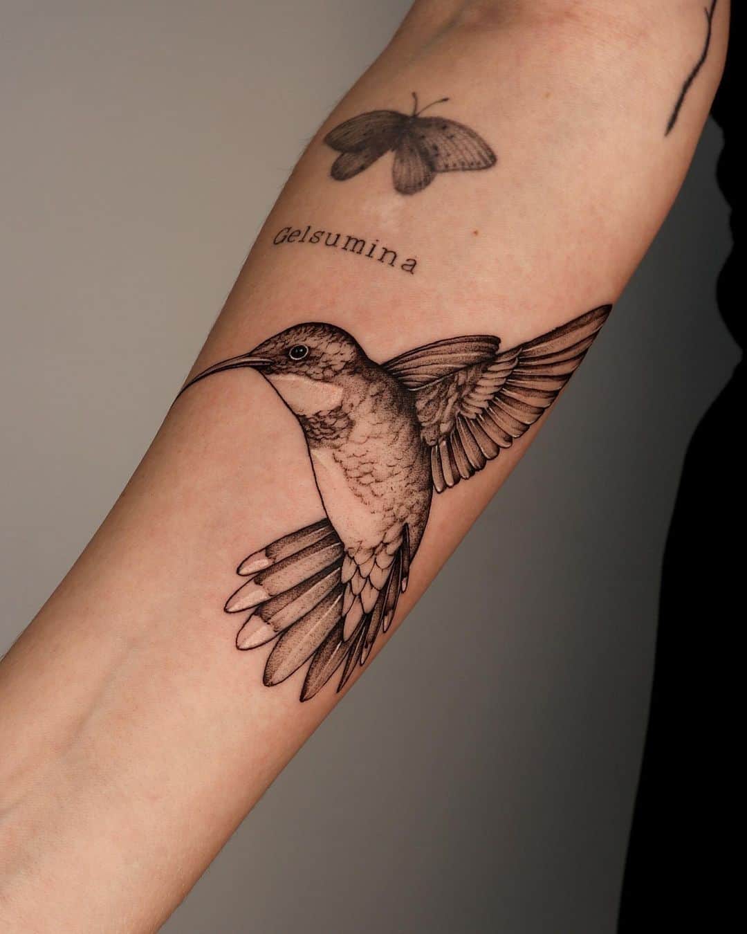 realistic humming bird tattoo by chrisrozza