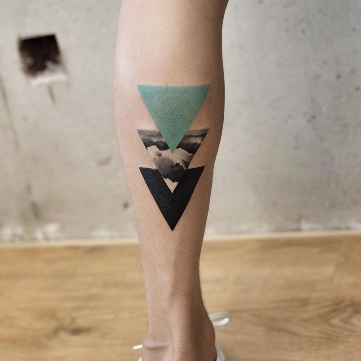 Abstract triangle on leg tatttoo 2