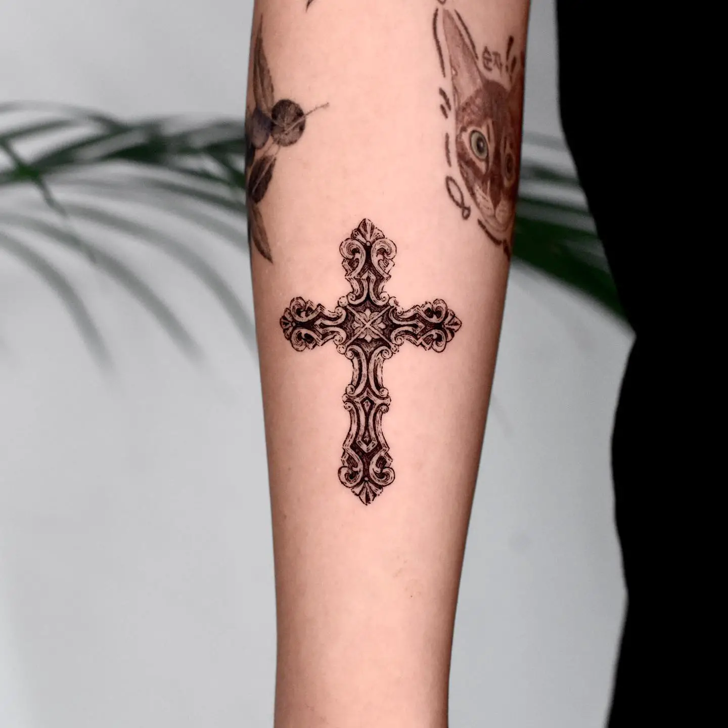 Cross tattoo design by mooi tattoo