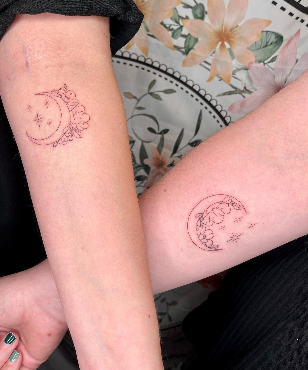 20 matching sun and moon tattoos for best friends and couples - Tuko.co.ke