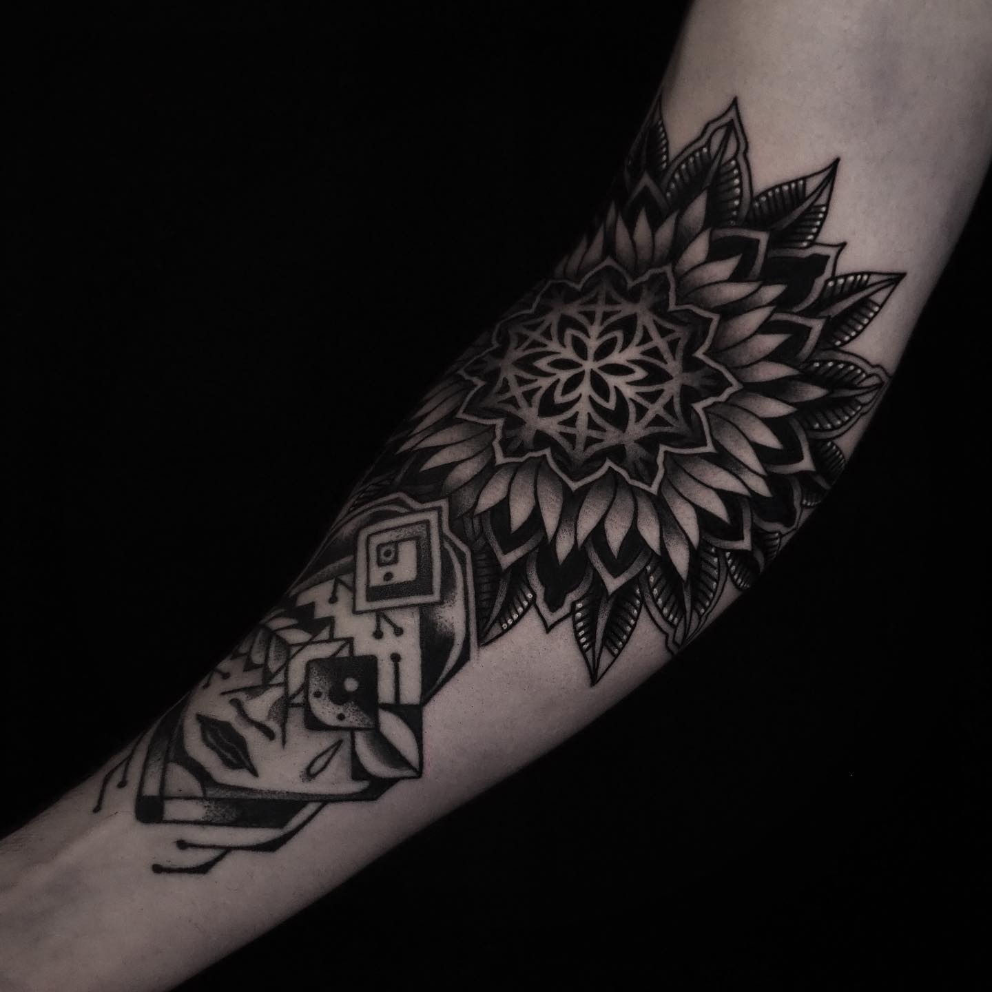 Ornamental forearm tattoo by noir.electric.tattoo